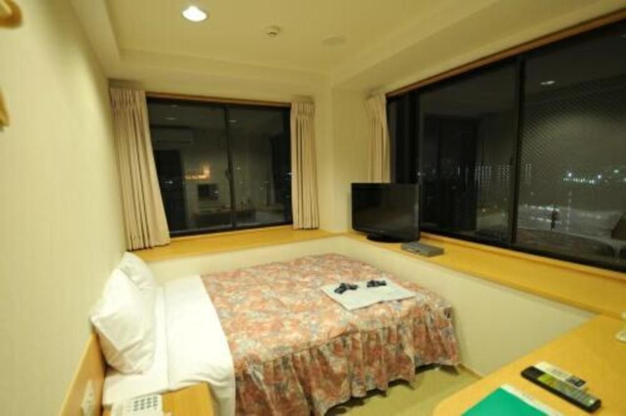 Hiroshima Ekimae Universal Hotel Exterior photo